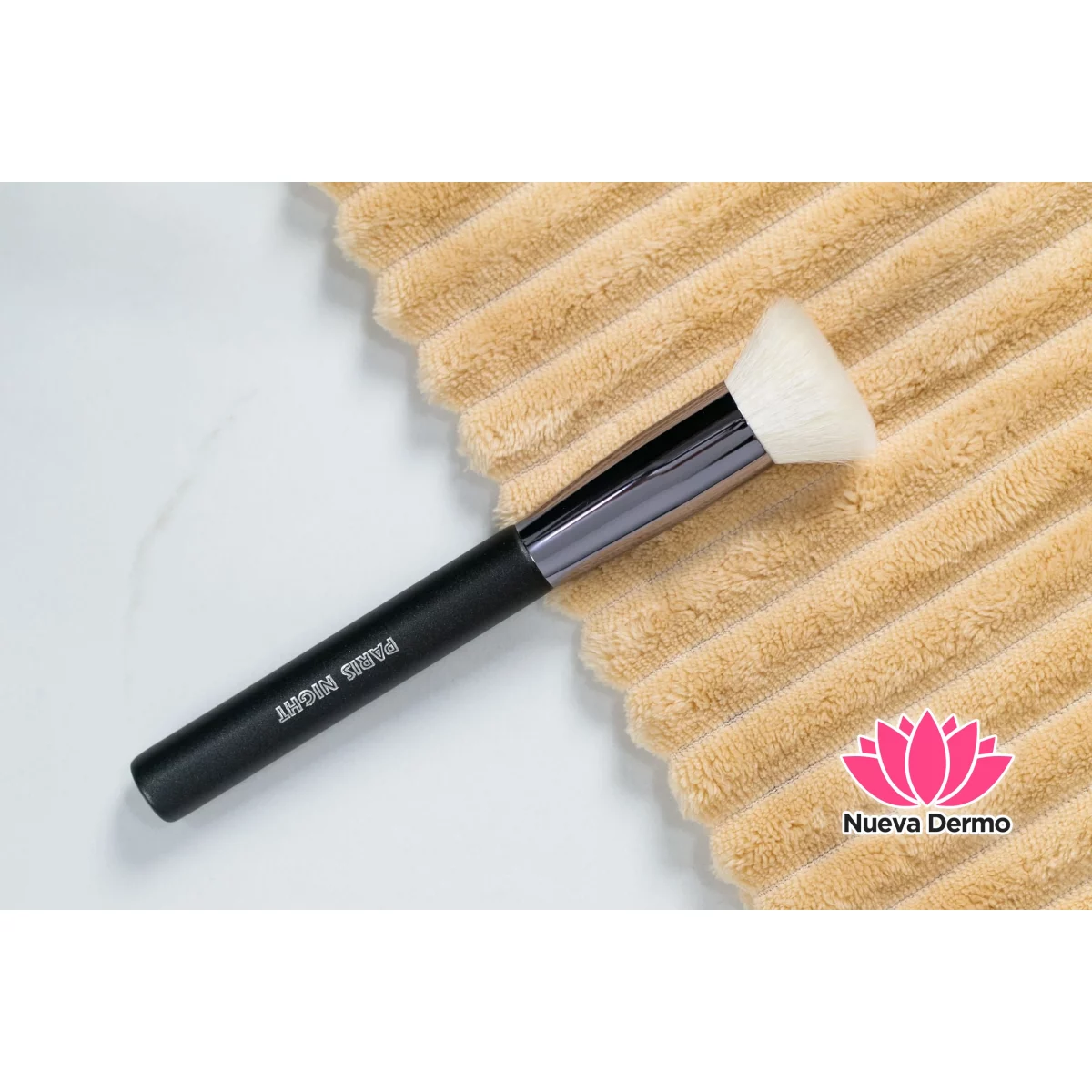 40701- BROCHA PLATEADA LANA FOUNDATION