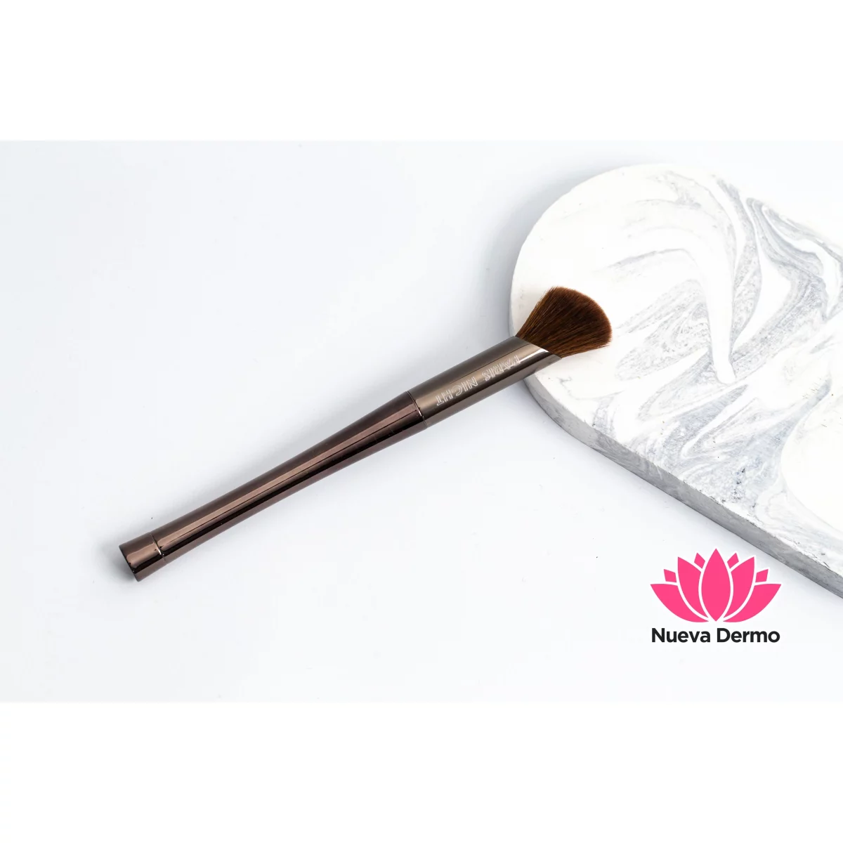 41005 BROCHA CINTURA PEQUENA ANGLED HIGHLIGHT
