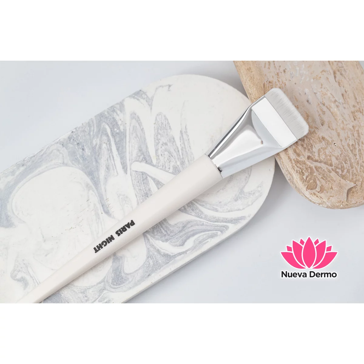 41403 BROCHA CETRO BLANCA REINA FLAT FUNDATION