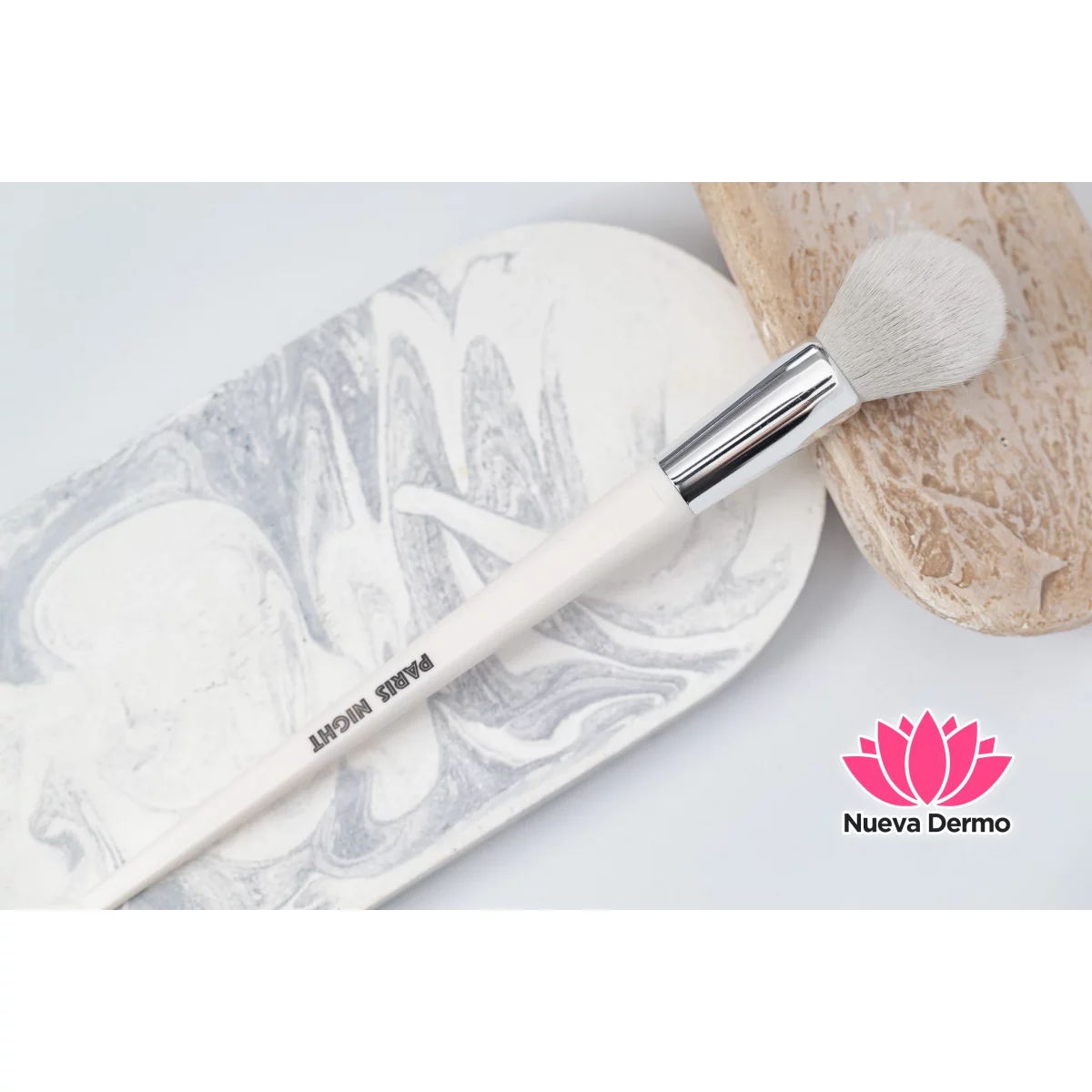 41405 BROCHA CETRO BLANCA REINA POWDER BLUSH