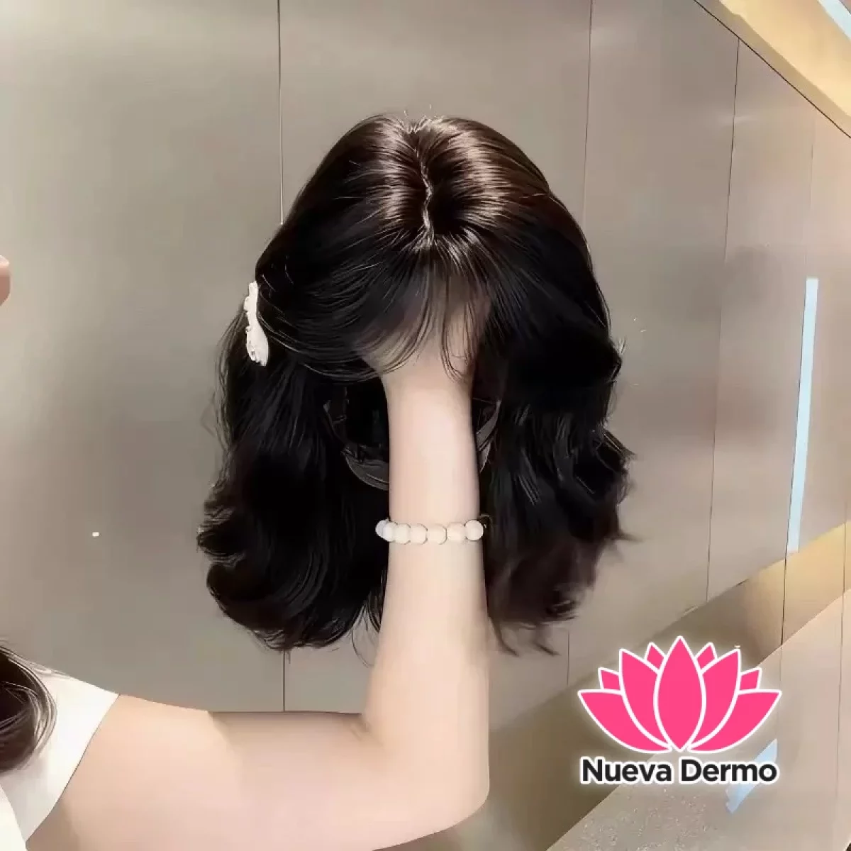 Peluca Negra corta con ondas + red para cabello #JUN-184
