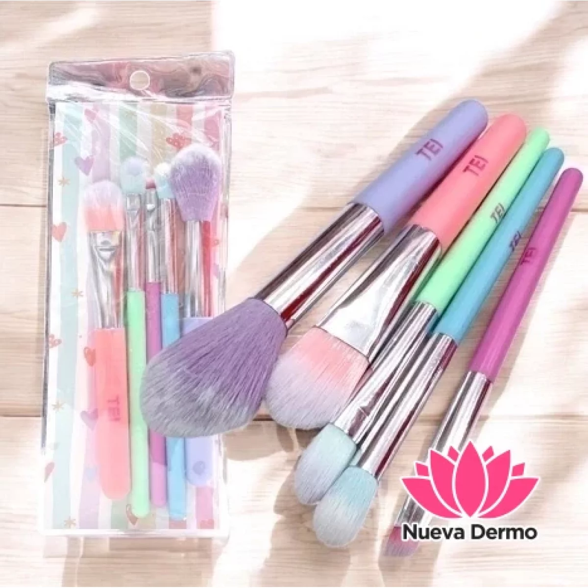 SET BROCHAS CON ESTUCHE PARA MAQUILLAJE TEI