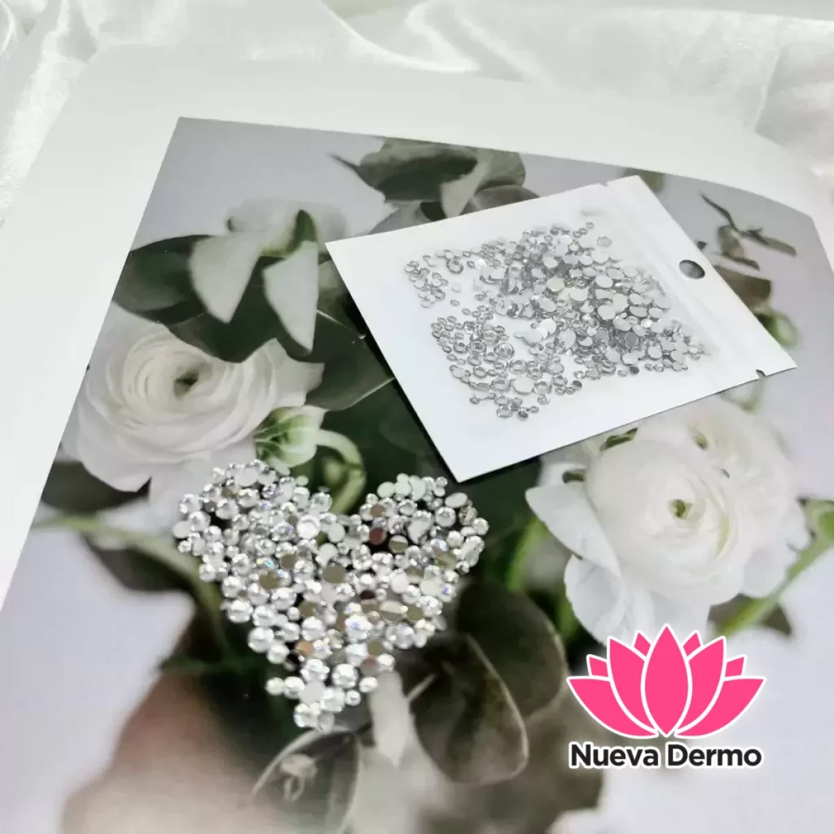 Strass plateado en bolsita DZMJZ POR UNIDAD(1U)